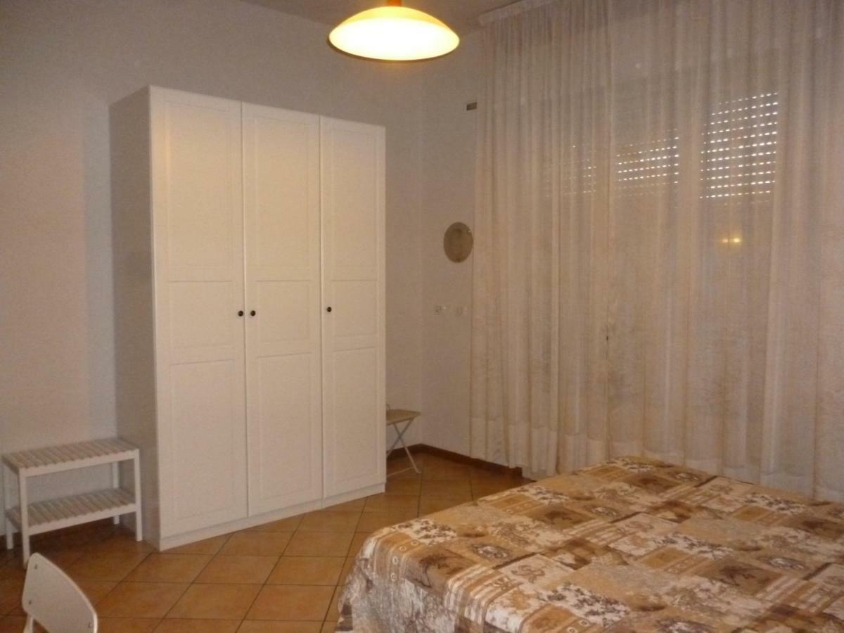 Eurotravel Bed And Car Hotel Lastra a Signa Room photo