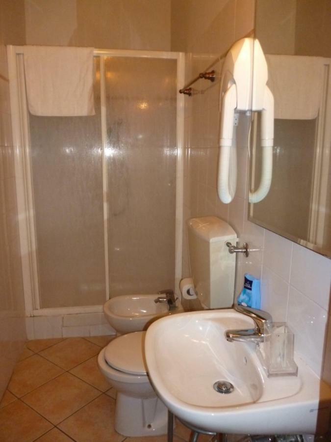 Eurotravel Bed And Car Hotel Lastra a Signa Room photo